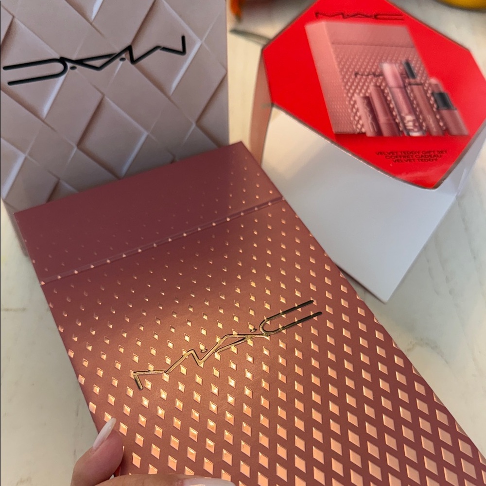 MAC Cosmetics Velvet Teddy Lipstick Set - Nude and Pink